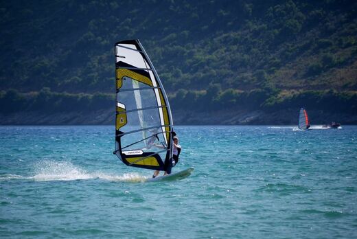 Nejlepší 3 místa na windsurf, která vás uchvátí